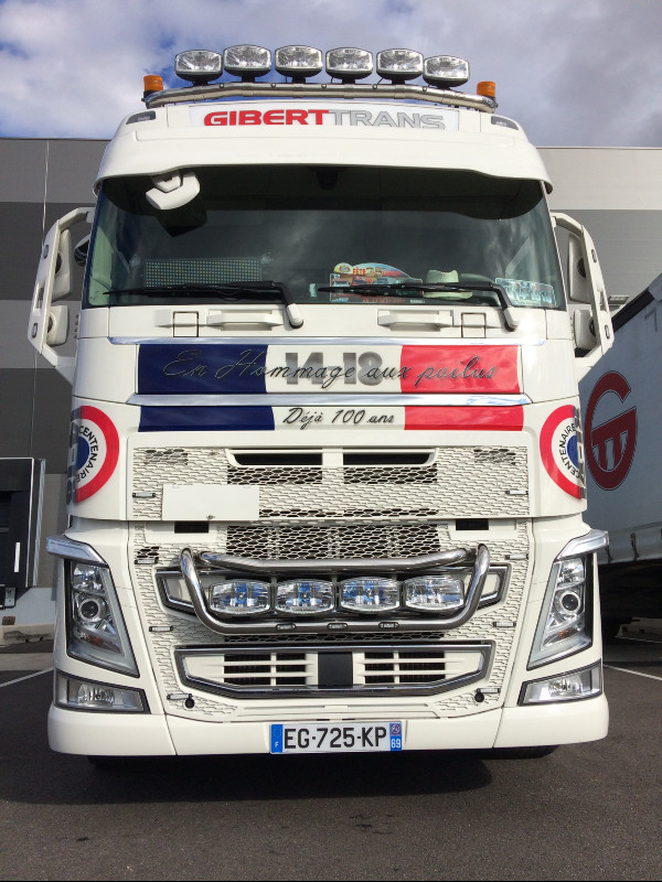 Notre camion du Centenaire mis à l'honneur dans Le Progrès